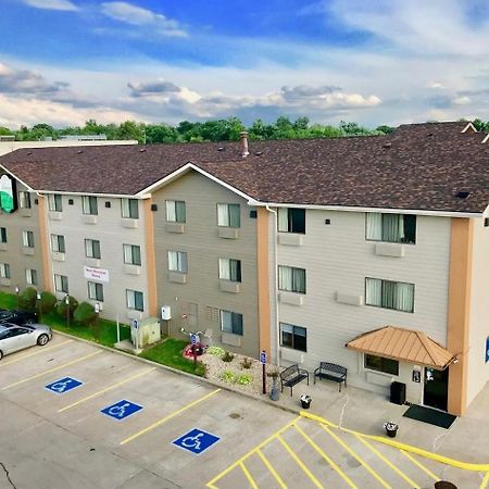 The Quincy Inn & Suites Exterior photo